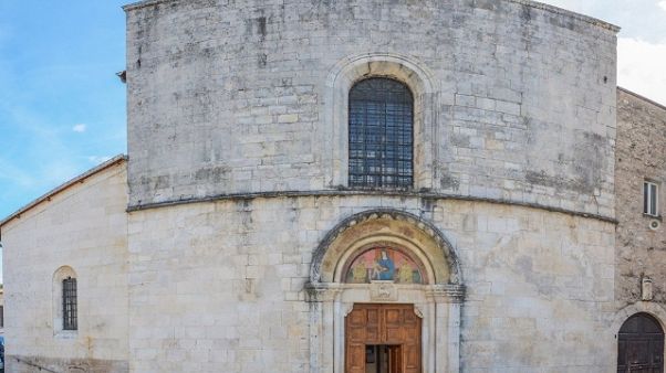 Papa: vendere beni Chiesa, se per poveri Papa: vendere beni Chiesa, se per poveri