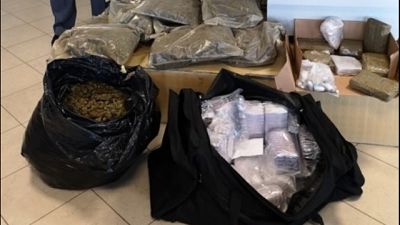 Arrestato parrucchiere, 60 kg di droga Arrestato parrucchiere, 60 kg di droga