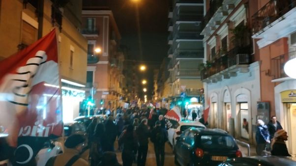 Dl sicurezza: 3 denunce dopo corteo Bari Dl sicurezza: 3 denunce dopo corteo Bari
