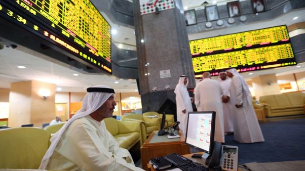 سهم أبوظبي الأول يدفع بورصة الإمارة للهبوط والسعودية تصعد بدعم البنوك سهم أبوظبي الأول يدفع بورصة الإمارة للهبوط والسعودية تصعد بدعم البنوك