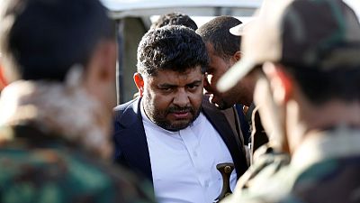 قيادي حوثي يؤكد المشاركة في محادثات السلام بالسويد إذا تم ضمان الخروج والعودة الآمنة قيادي حوثي يؤكد المشاركة في محادثات السلام بالسويد إذا تم ضمان الخروج والعودة الآمنة
