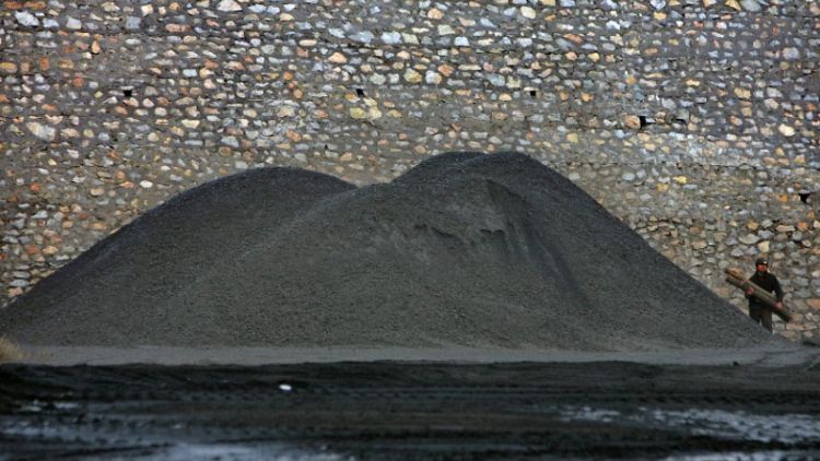 More than 40 percent of world coal plants are unprofitable - report