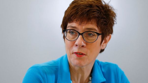 Don't undermine EU trade stance, Merkel ally warns German car chiefs Don't undermine EU trade stance, Merkel ally warns German car chiefs