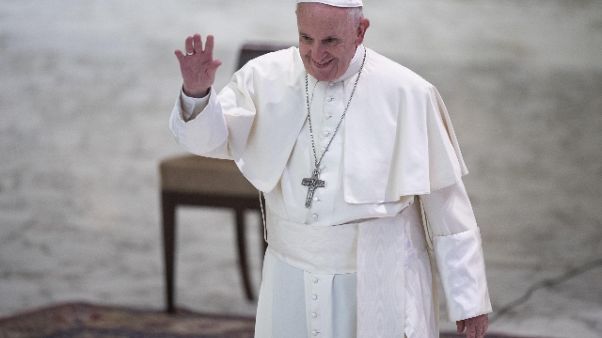 Papa: omosessualità clero mi preoccupa Papa: omosessualità clero mi preoccupa