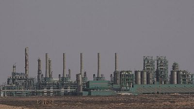سخط عمال النفط يهدد قفزة في إنتاج ليبيا