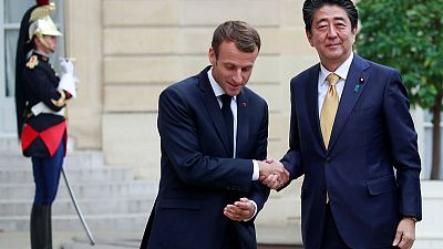 ماكرون ورئيس وزراء اليابان يبحثان سبل تجنب خلاف دبلوماسي بسبب مشكلة رينو ونيسان