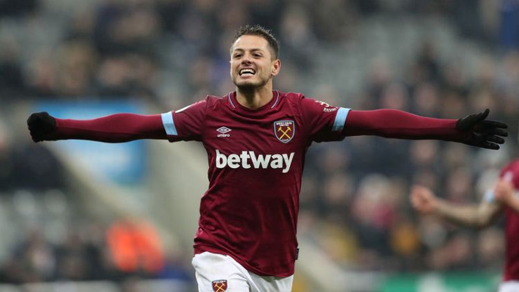 Hernandez double helps West Ham to 3-0 win at Newcastle