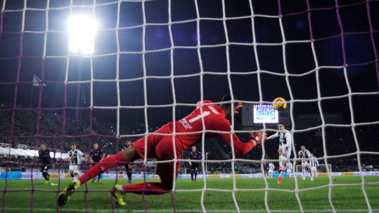 Ronaldo scores for fifth game in a row as Juve win again