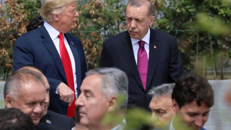 أردوغان يقول إنه ناقش مع ترامب الملف السوري والعقوبات على بنك خلق