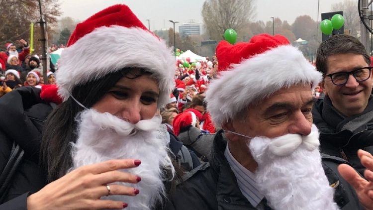Torino, maxi raduno Babbi Natale