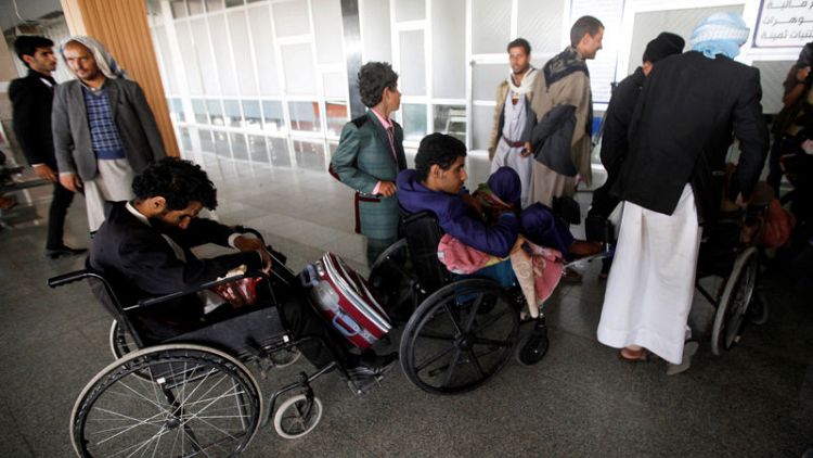 متحدث باسم الحوثيين: وصول الطائرة التي تقل المصابين إلى مسقط