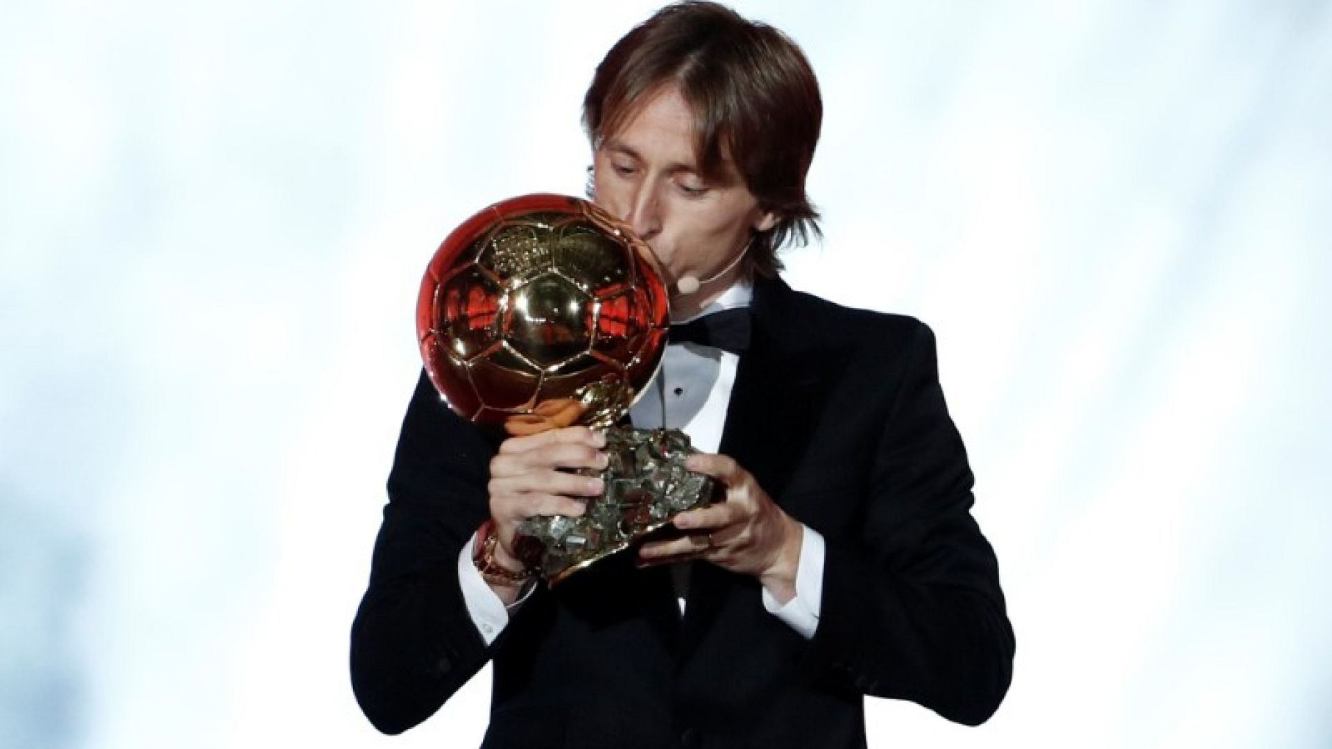 Modric wins 2018 Ballon d'Or, breaks Messi-Ronaldo dominance | Euronews