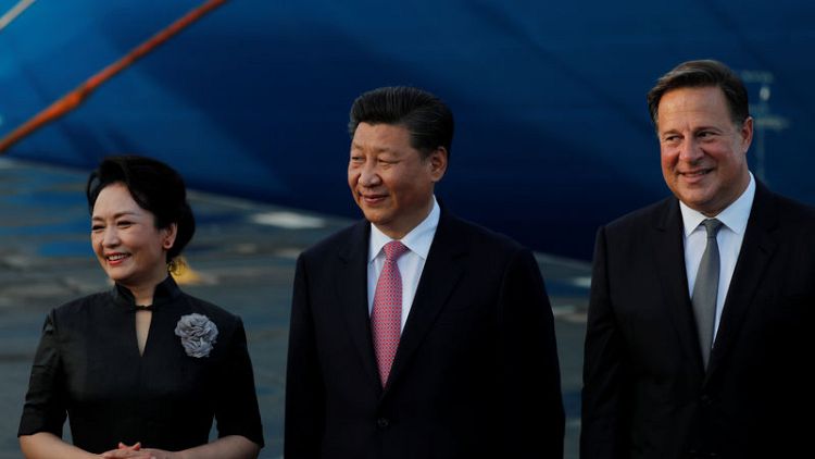 بنما والصين توقعان اتفاقيات بعد بدء علاقات دبلوماسية