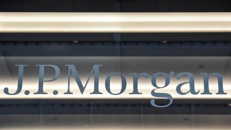 JP Morgan targets mid-sized firms in challenge to European banks