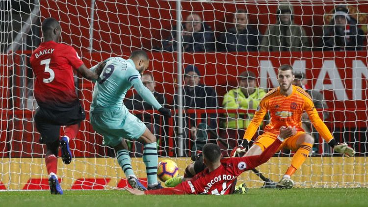 United battle to draw with Arsenal, Liverpool march on