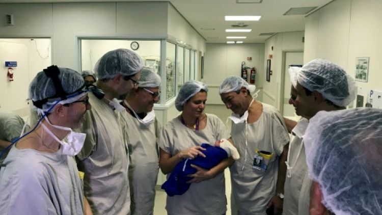 Naissance après une greffe d'utérus post-mortem: nouveaux essais au Brésil