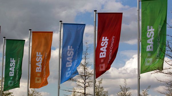 BASF cuts outlook, now sees profits falling 15-20 percent in 2018 BASF cuts outlook, now sees profits falling 15-20 percent in 2018
