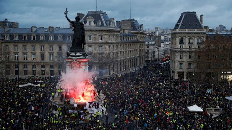 France's 'yellow vests' clash with police in Paris