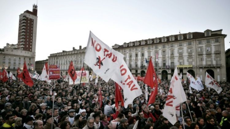Des dizaines de milliers de manifestants à Turin contre la liaison avec Lyon