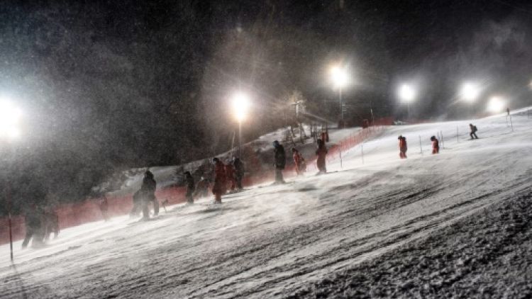 Ski: avant l'annulation du slalom de Val d'Isère, le travail de l'ombre des lisseurs