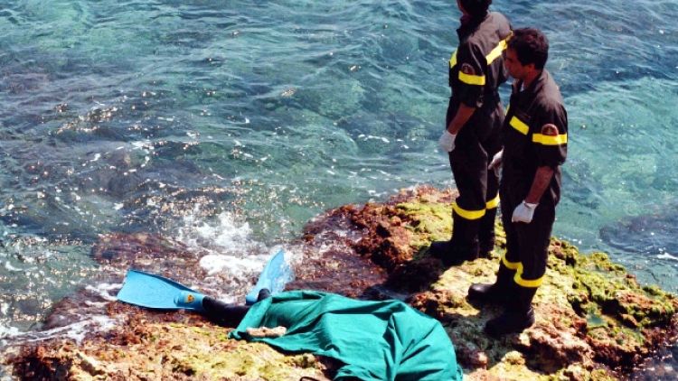 Subacqueo muore nel lago di Garda