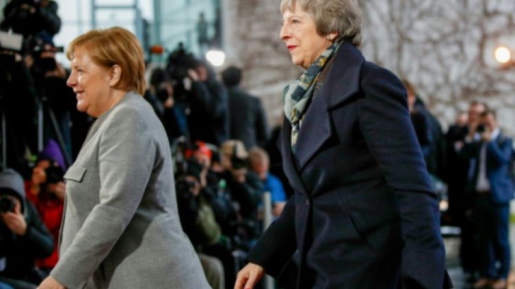 Brexit : Theresa May à la peine dans son tour d'Europe pour obtenir des concessions