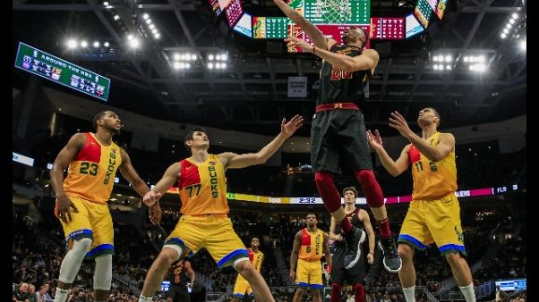 Nba, Golden State vince e rivede vetta Nba, Golden State vince e rivede vetta