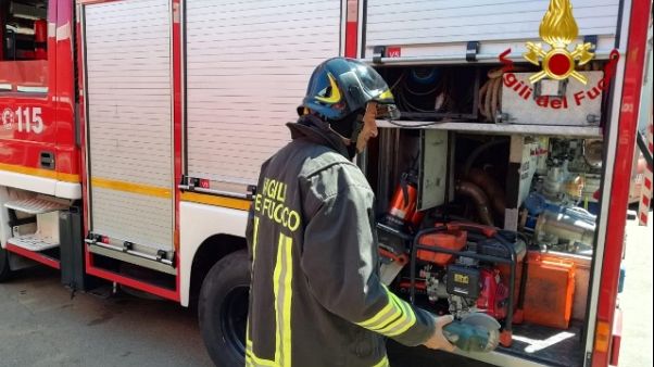 Olbia,ancora off limits palazzo evacuato Olbia,ancora off limits palazzo evacuato