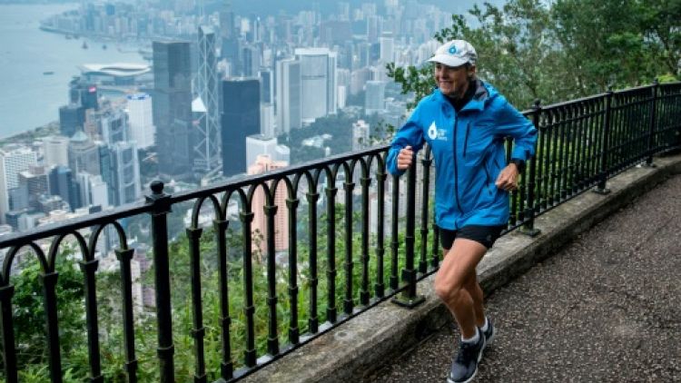 Cent marathons en cent jours: une course éperdue pour l'eau