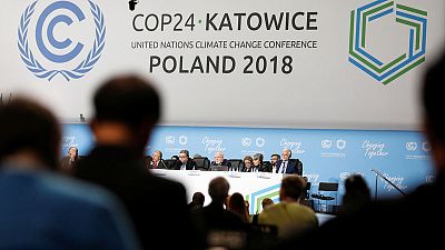 Ministers - but few leaders - arrive for crucial part of climate talks
