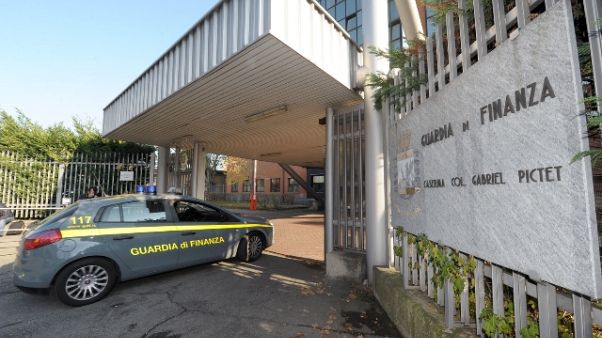 Cieco per Inps legge giornale,denunciato Cieco per Inps legge giornale,denunciato