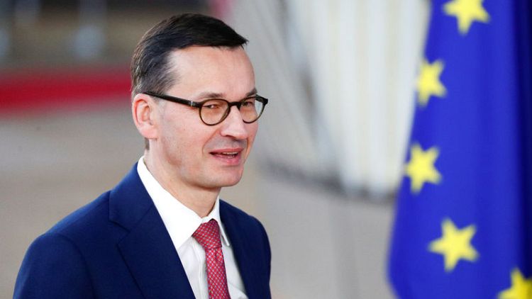 Polish PM calls for confidence vote to strengthen hand before EU meeting