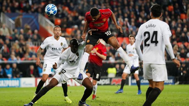 United lose 2-1 at Valencia and blow chance of top spot United lose 2-1 at Valencia and blow chance of top spot