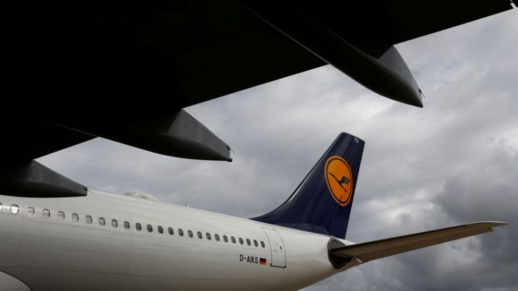 Lufthansa in early talks with Do&Co, SATS on possible LSG deal - sources