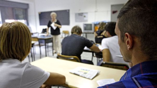 Aborto: M5S, 'in liceo lezione cruenta' Aborto: M5S, 'in liceo lezione cruenta'