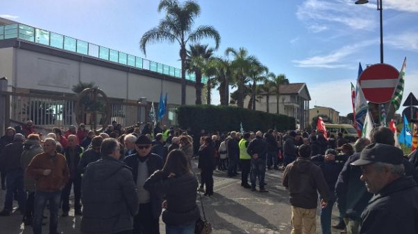 Si dimette sindaco,solidarietà a precari Si dimette sindaco,solidarietà a precari