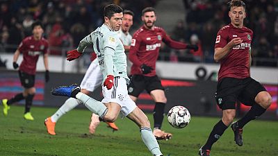 Rejuvenated Bayern crush Hanover to close in on top spot