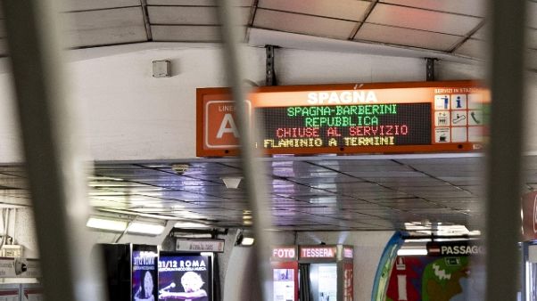 Riaperta in parte stazione metro Spagna Riaperta in parte stazione metro Spagna