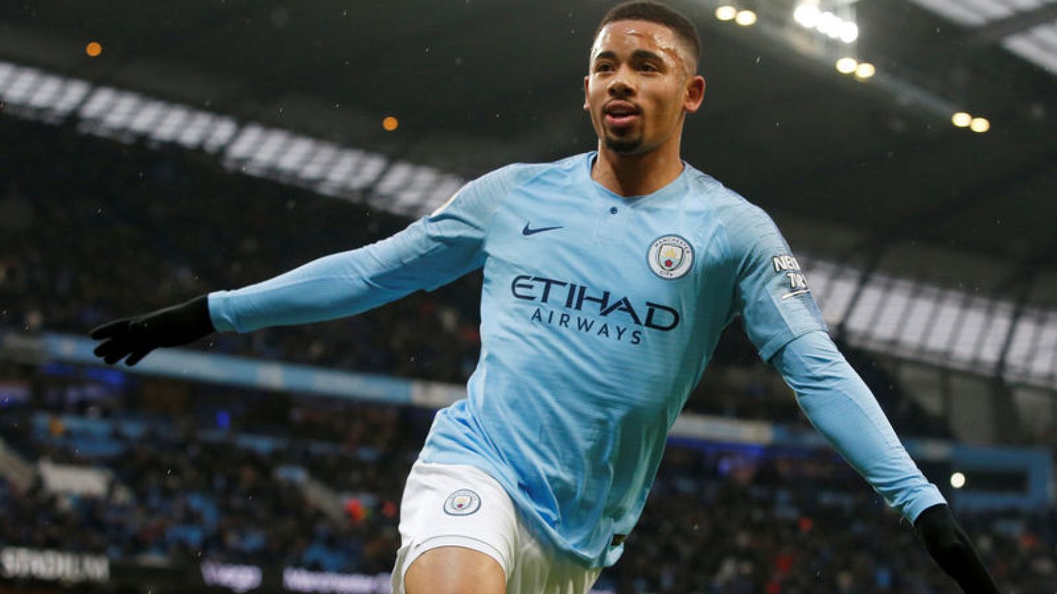 جيسوس يرسل سيتي لقمة الدوري الإنجليزي وتوتنهام يفوز بهدف متأخر