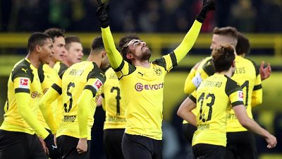 Bundesliga, Dortmund non perde colpi
