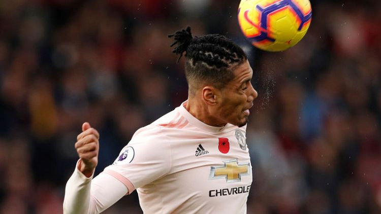 Smalling signs new deal with Manchester United
