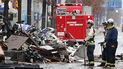 مسؤولو الشرطة والإطفاء اليابانيون يبحثون عن سبب انفجار وقع في مدينة سابورو