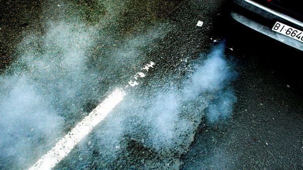 EU agrees deal to cut greenhouse emissions from cars EU agrees deal to cut greenhouse emissions from cars