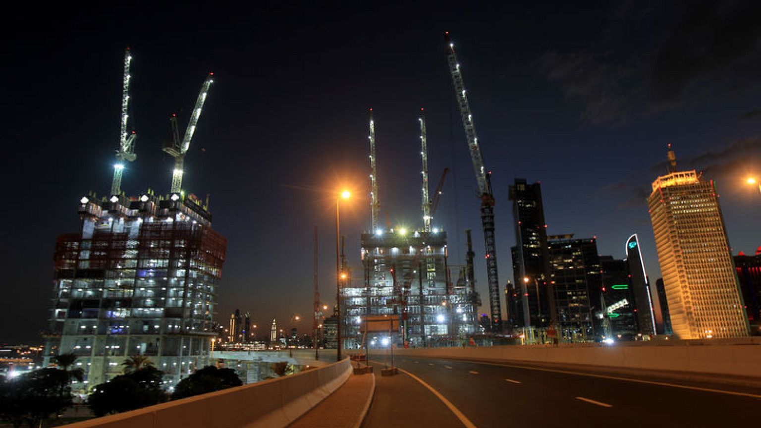 Builders bruised by Dubai's real estate market woes