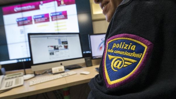 Viaggi con carte clonate, tre indagati Viaggi con carte clonate, tre indagati