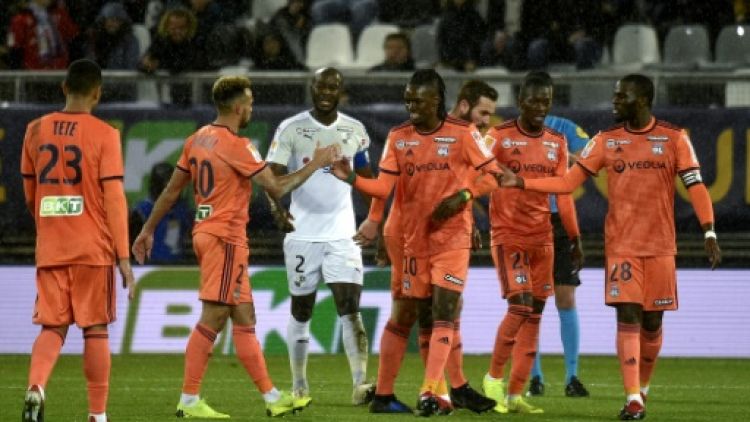 Coupe de la Ligue: Lyon s'impose logiquement à Amiens mais se fait peur