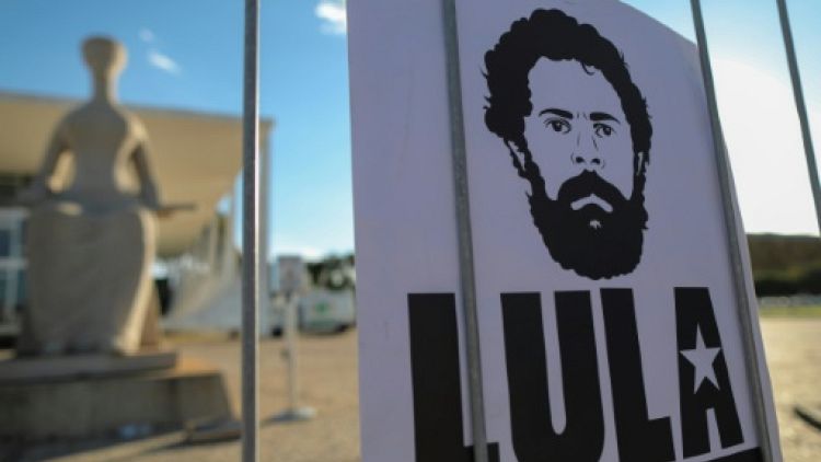 Brésil: Lula reste en prison, malgré un nouveau rebondissement judiciaire