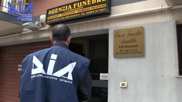 Gestione illegale pompe funebri, arresti Gestione illegale pompe funebri, arresti