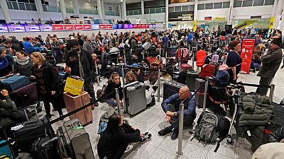 مطار جاتويك البريطاني: لا رحلات حتى الرابعة بتوقيت جرينتش على الأقل