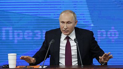 بوتين يتهم أمريكا بإثارة خطر حرب نووية